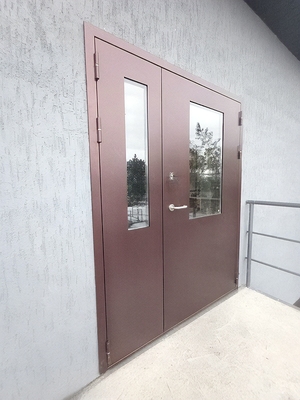 Остекленная полуторная дверь Остекленная полуторная дверь