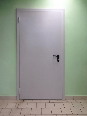 Дверь в магазине